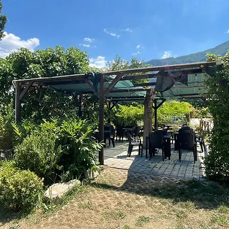 Bioagriturismo La Porta Dei Parchi 农家乐 Anversa Degli Abruzzi